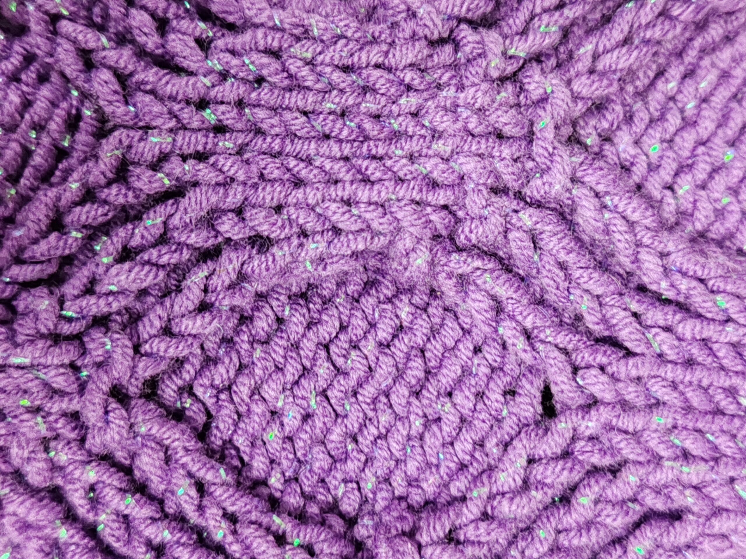2.5 NM Cotton Acrylic Lurex Wrapped Ply Yarn real closeup photo
